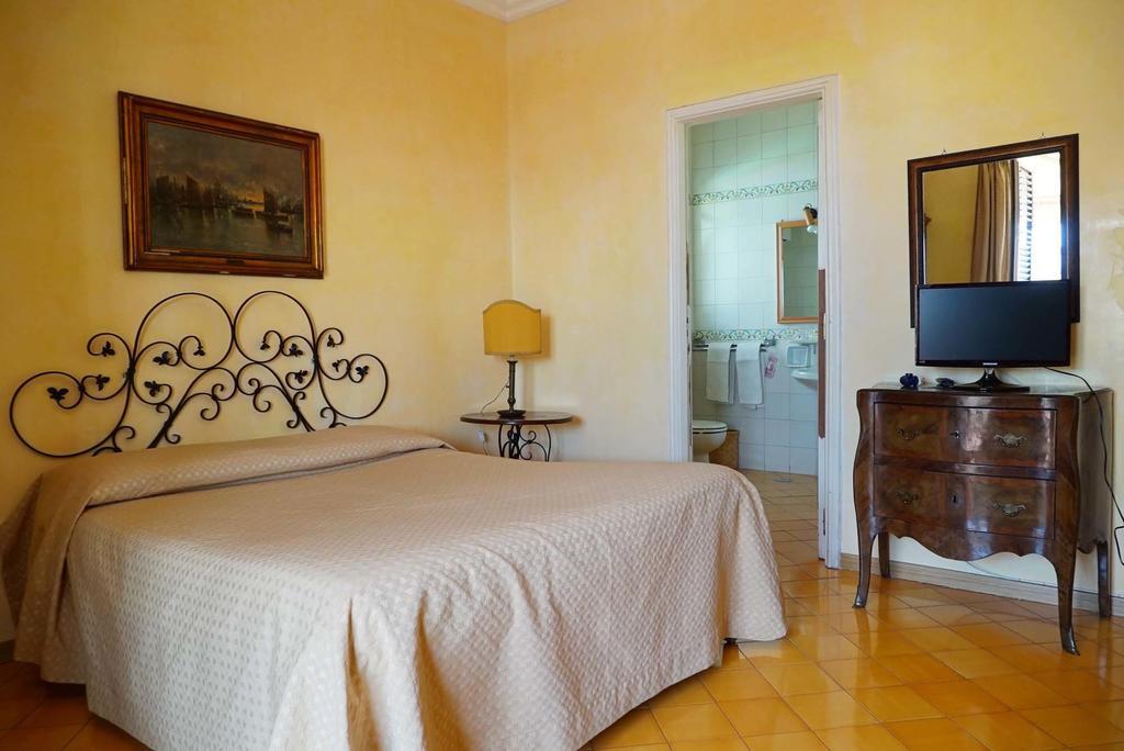Bed And Breakfast Riviera Di Chiaia Turrisi 那不勒斯 客房 照片