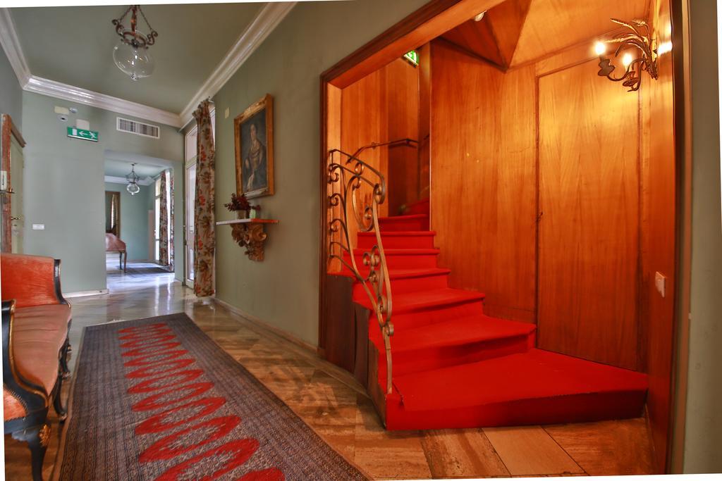 Bed And Breakfast Riviera Di Chiaia Turrisi 那不勒斯 外观 照片
