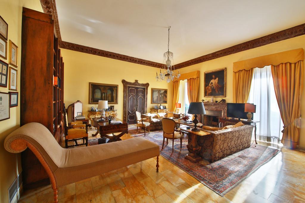 Bed And Breakfast Riviera Di Chiaia Turrisi 那不勒斯 外观 照片